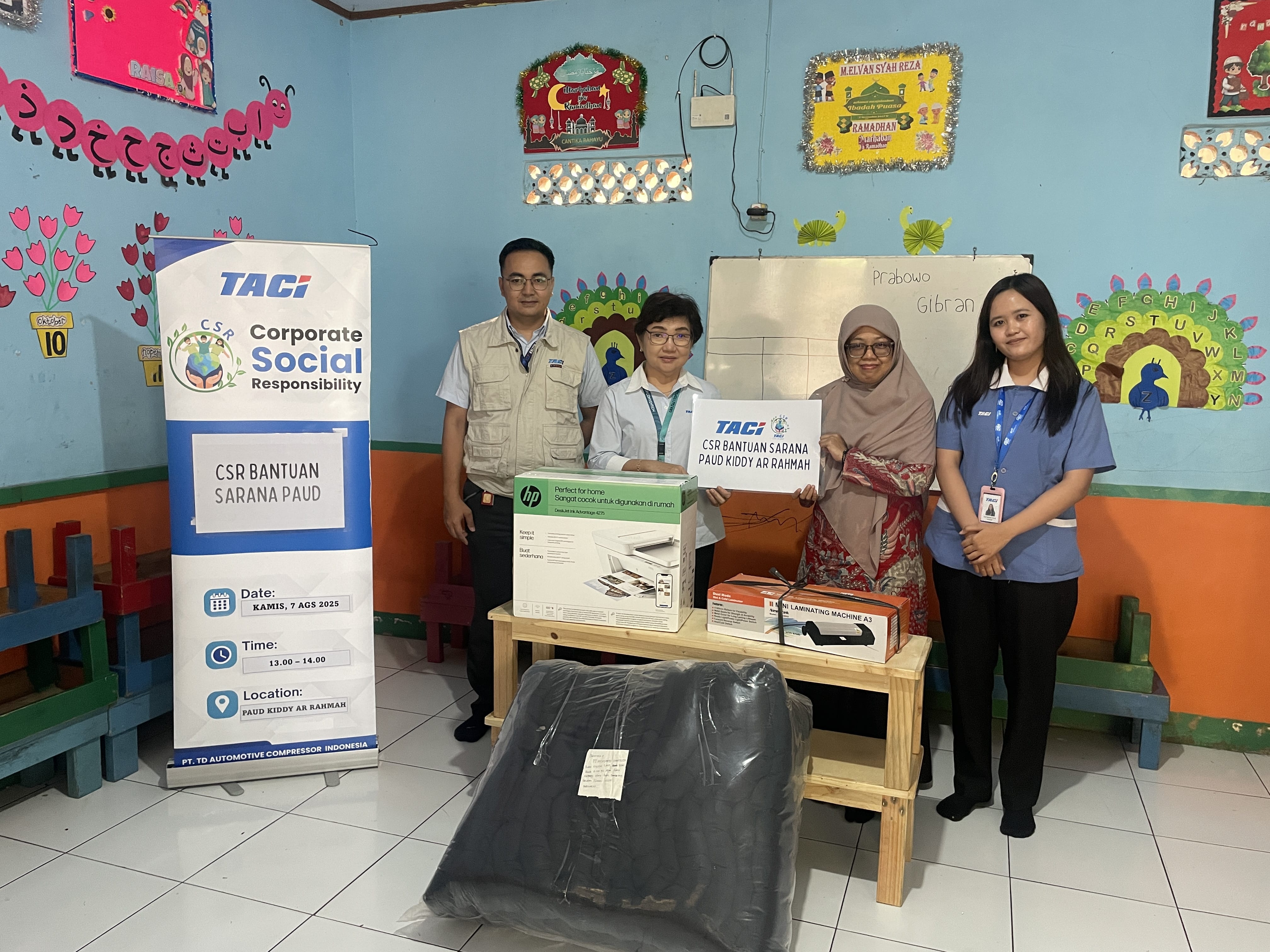 Penyerahan bantuan sarana PAUD Kiddy Ar Rahmah